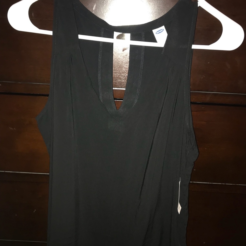 Old navy tank top, black.